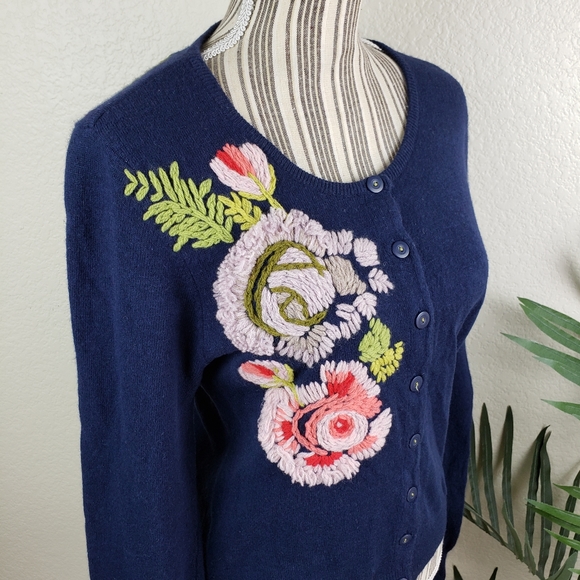 Anthropologie Karen Nicol Embroidered Floral Cardigan in Navy size L - Picture 3 of 13